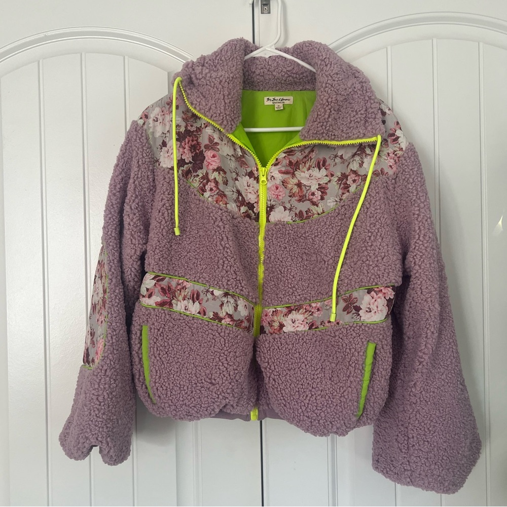 For love and lemons Sherpa